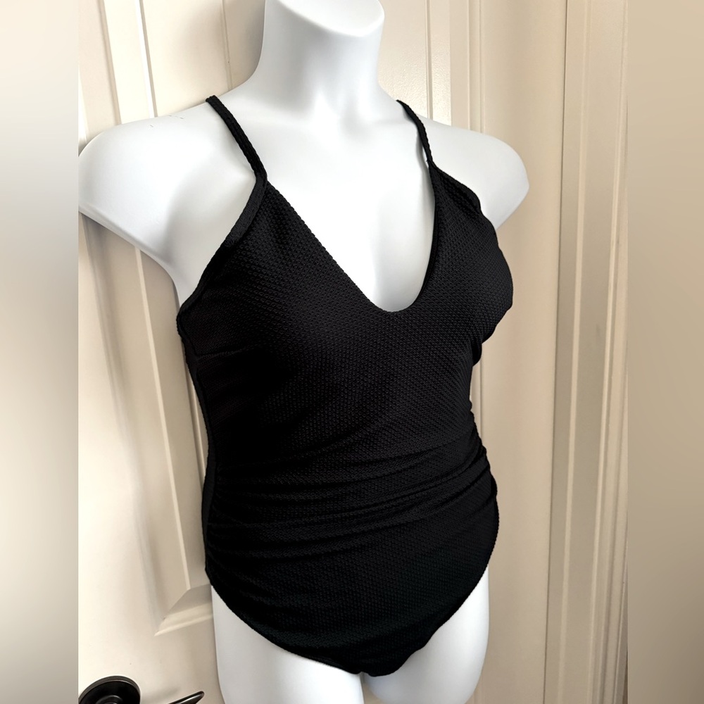 NWT CUPSHE One Piece Textured Deep V Swimsuit Black CrissCross Tie Back, Large